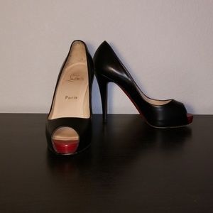 Christian Louboutin Prive Peep Toe Pump 38 38.5